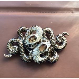 Double serpent Rhinestone intertwined Pin